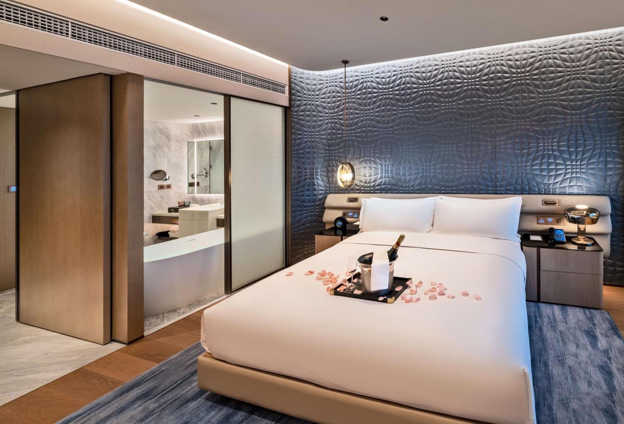 Hilton Shenzhen World Exhibition & Convention Center - Only 5 Minutes' Walk To Wecc Exterior foto